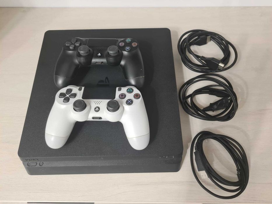 PS4 Slim 500GB, 2 controllere, 2 jocuri la alegere, cutie originala