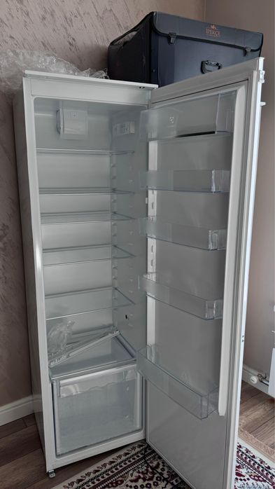 Встраиваемый холодильник и морозильник electrolux