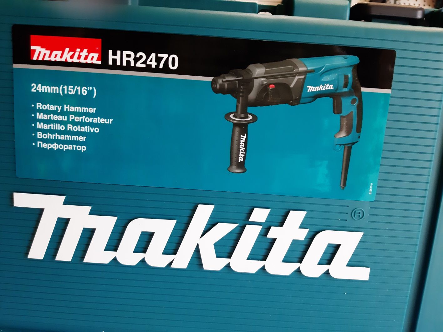 Перфоратор Makita HR2470T/780W/24мм.