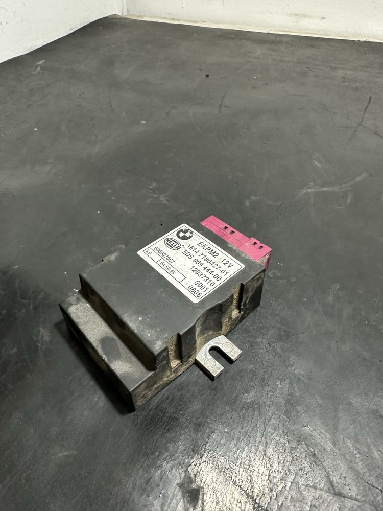 Unitate modul calculator Releu pompa motorina BMW Seria 3 E90 E91 E92