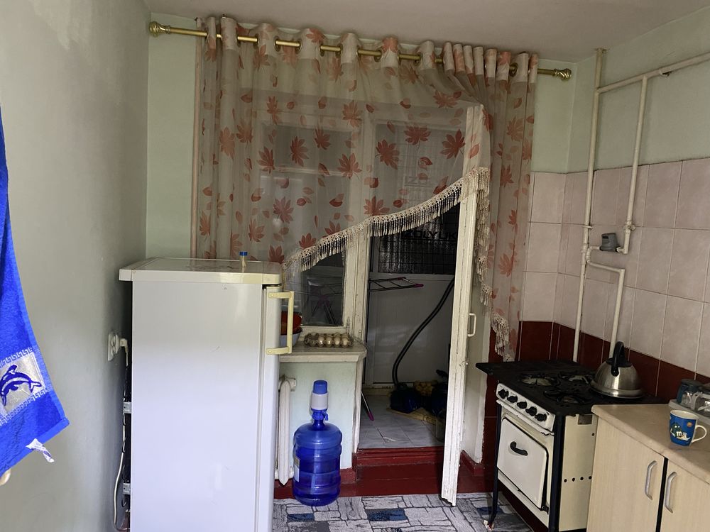 Yakkasaroy tumani Salamatina kuchasida uy sotiladi 1 xona