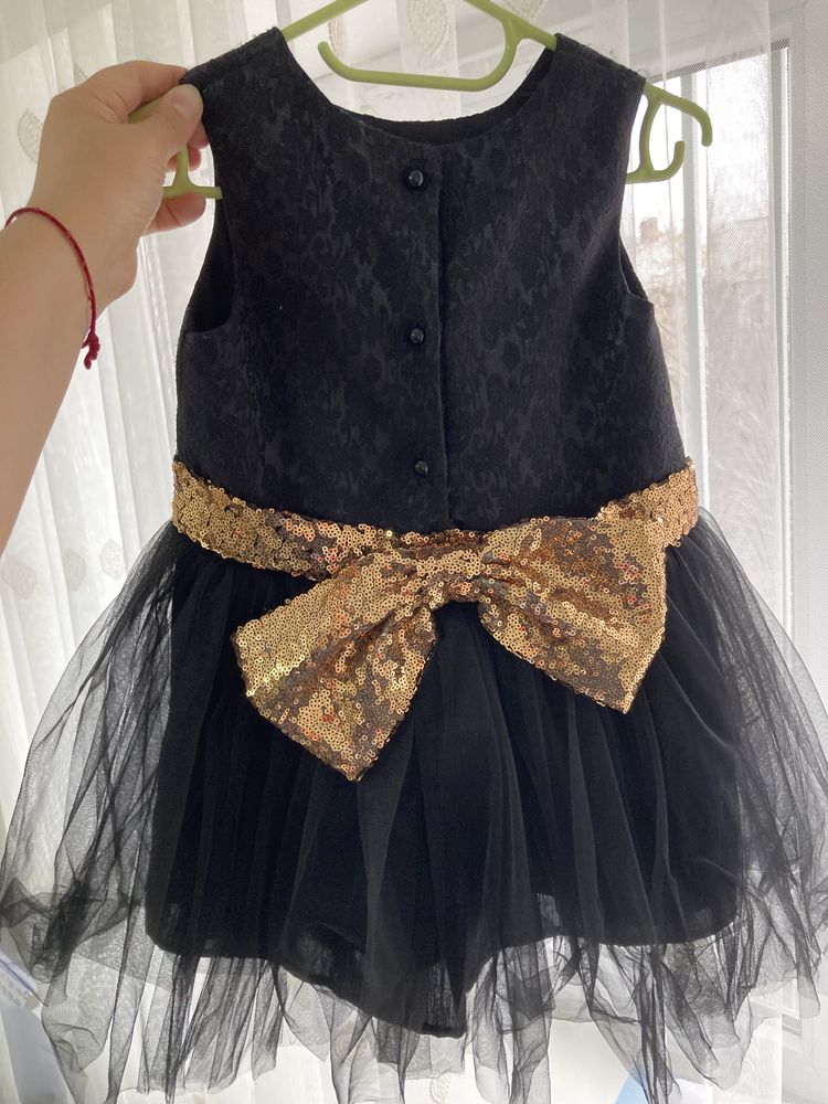 Чёрное нарядное платье на девочку