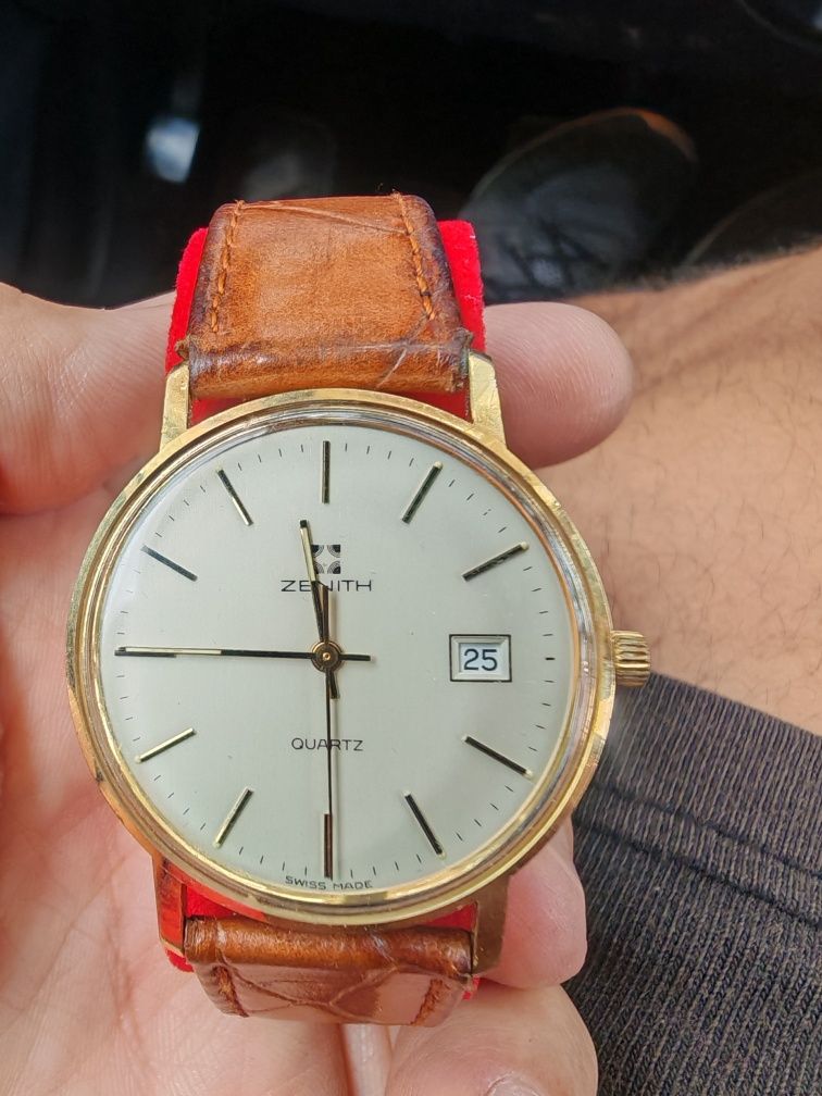 Продавам златен часовник 18к certina