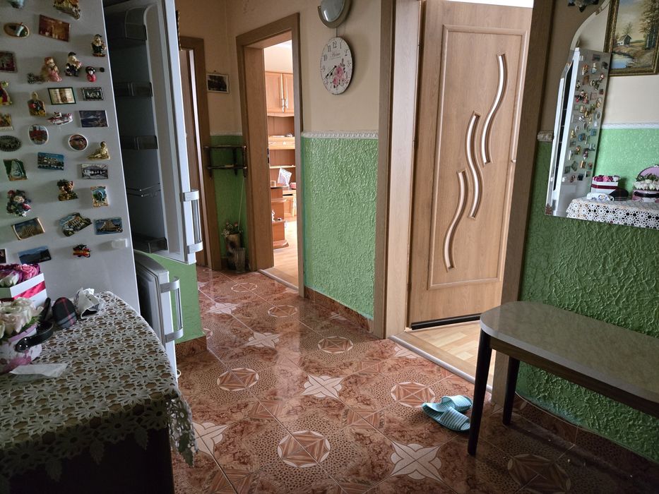 Vand apartament 3 camere