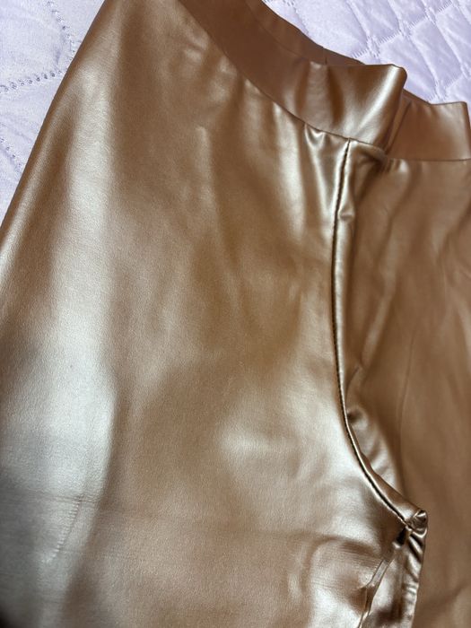 Кафяв кожен клин