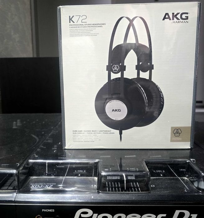 Професионални слушалки AKG K72