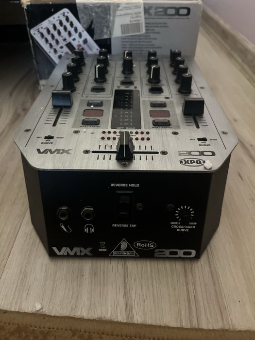 Behringer VMX200