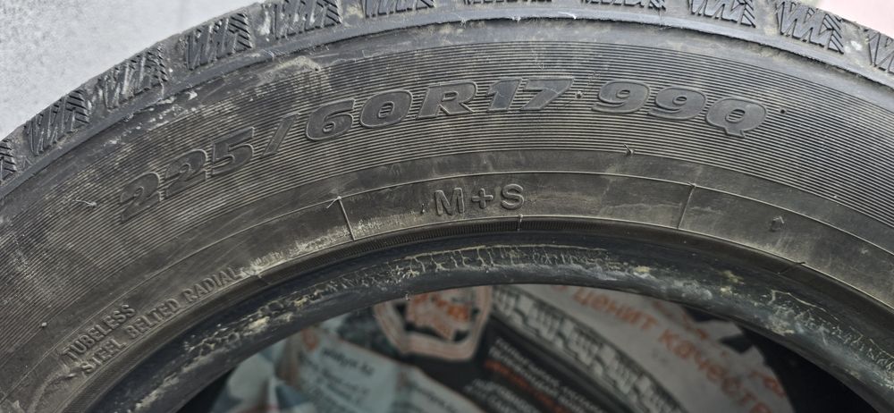 225/60/R17 резина зимняя.