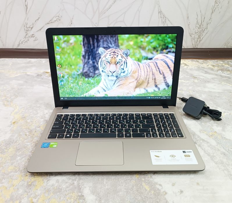 НОУТБУК Asus Gold Win 10.
