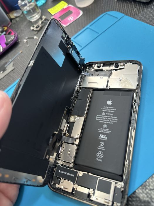 Piese pentru iphone sh originale display baterie camere casca mufa