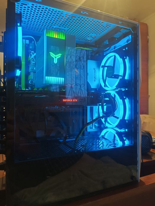 Продается компьютер.