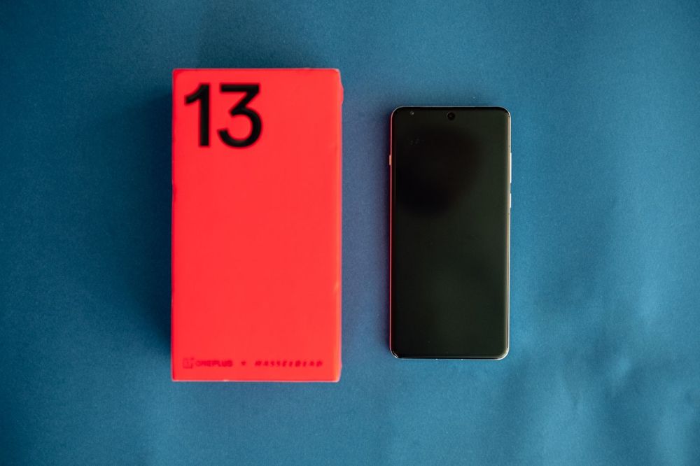 OnePlus 13 – 16GB RAM / 512GB – Китайска версия