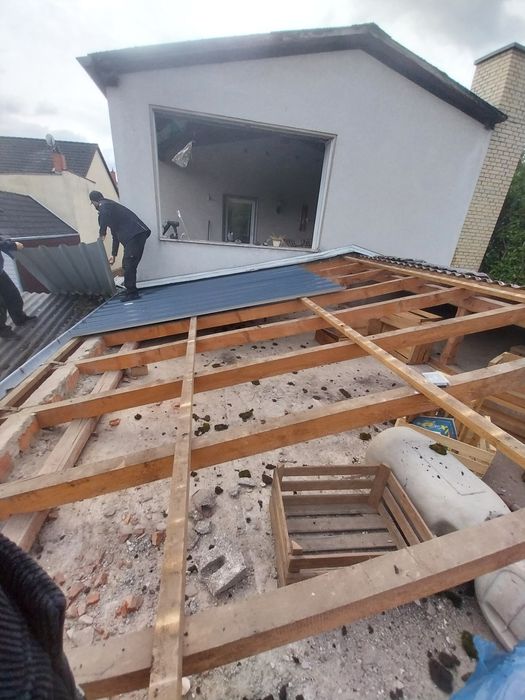 Executam lucrări de acoperis