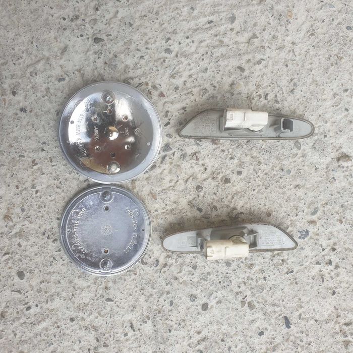 Embleme BMW-fata spate-semnalizari  laterale-Originale