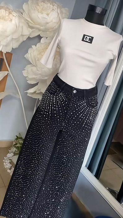 Черни дънки с камъни М размер