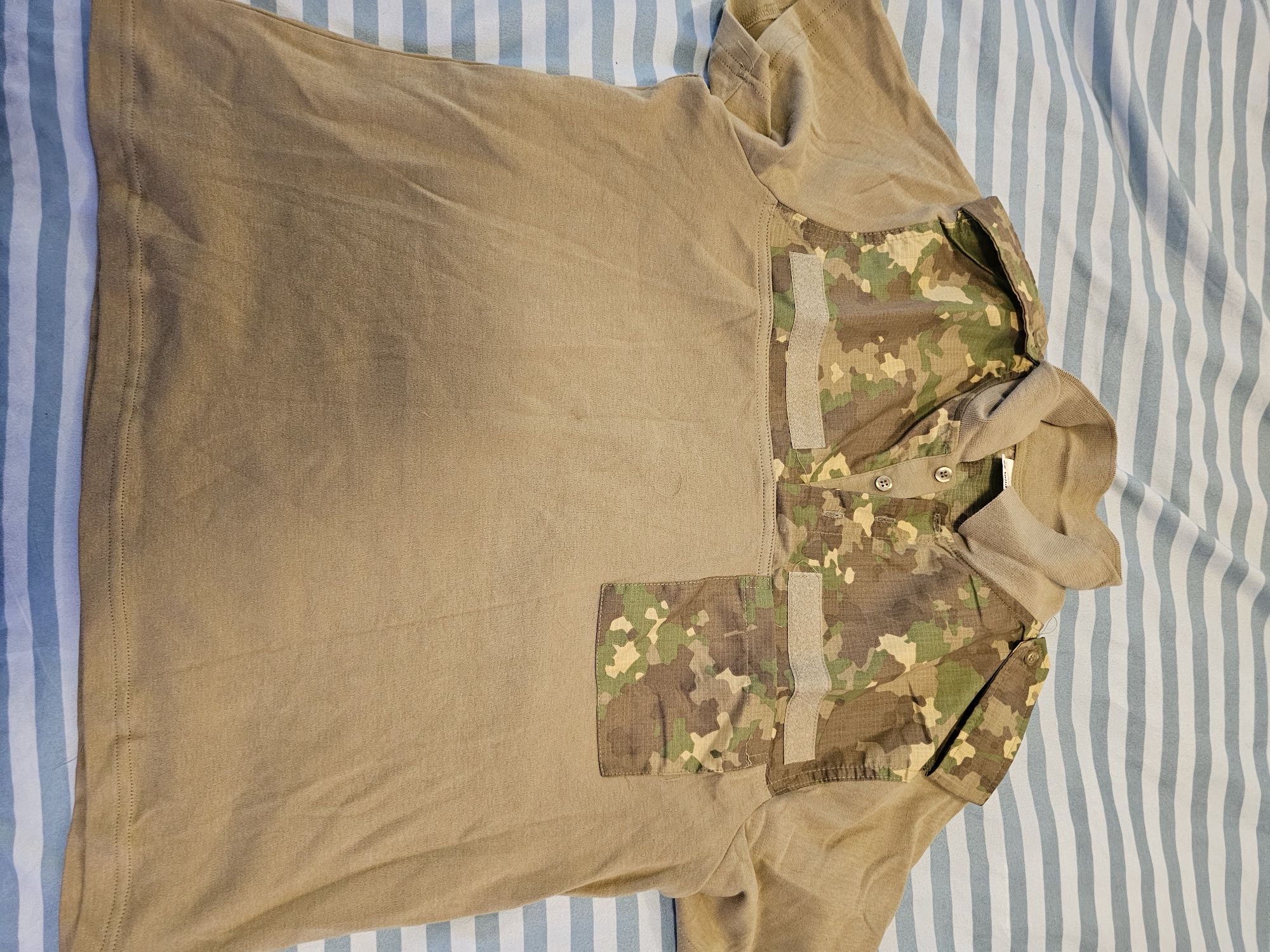 Tricou polo cu mânecă scurtă militar