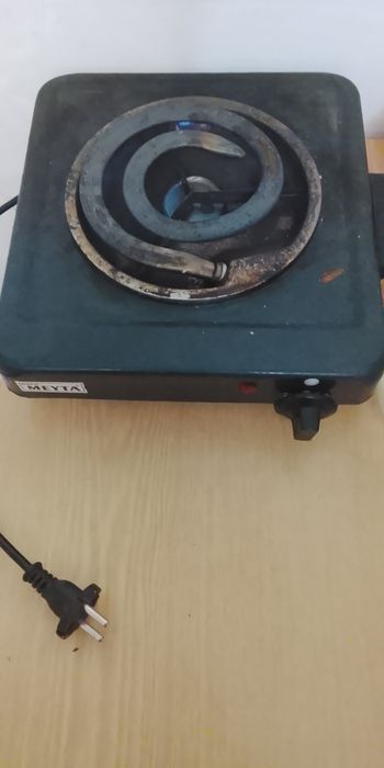 3 тыс.Электрический плита в рабочем состоянии