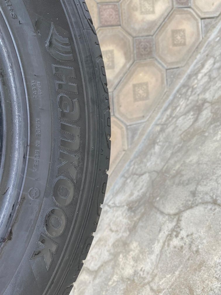 Продам шины комплект (Hankook)