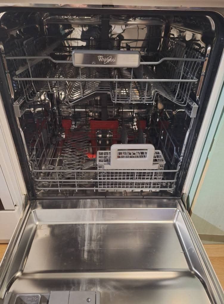 Съдомиална Whirlpool