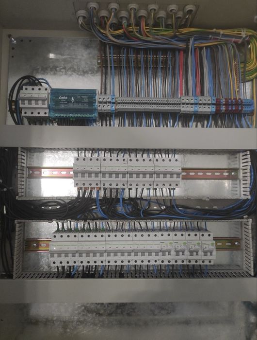 Execut instalatii electrice