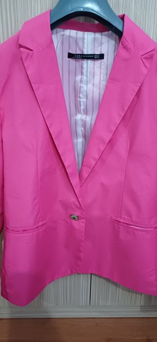 Vând sacou ZARA /dama roz ticlam marimea xs stare impecabila