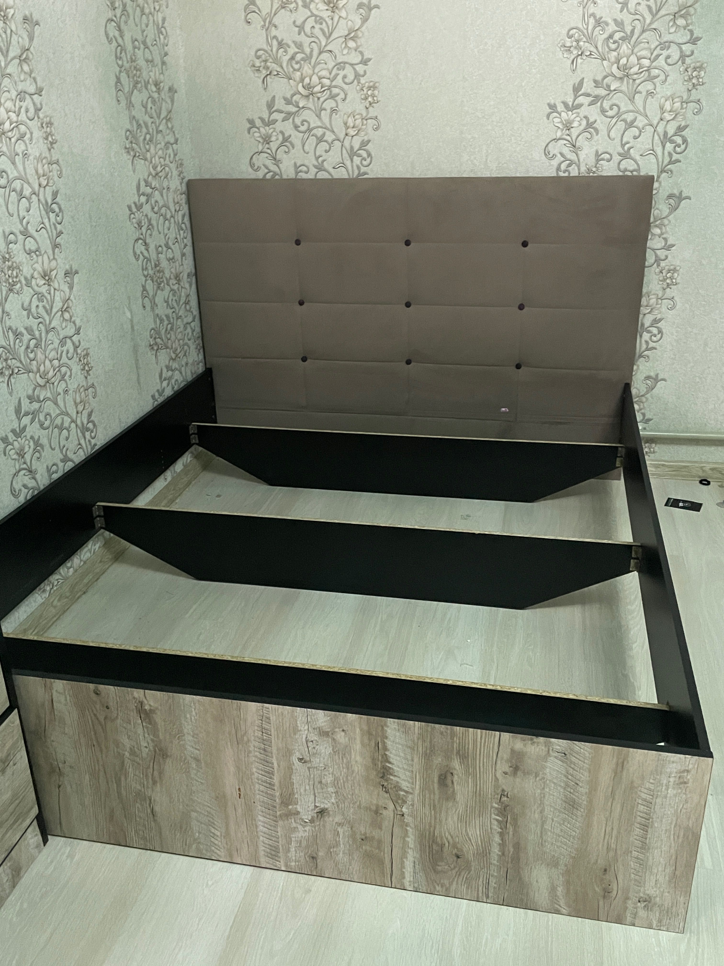 Продается кровать с матрасом