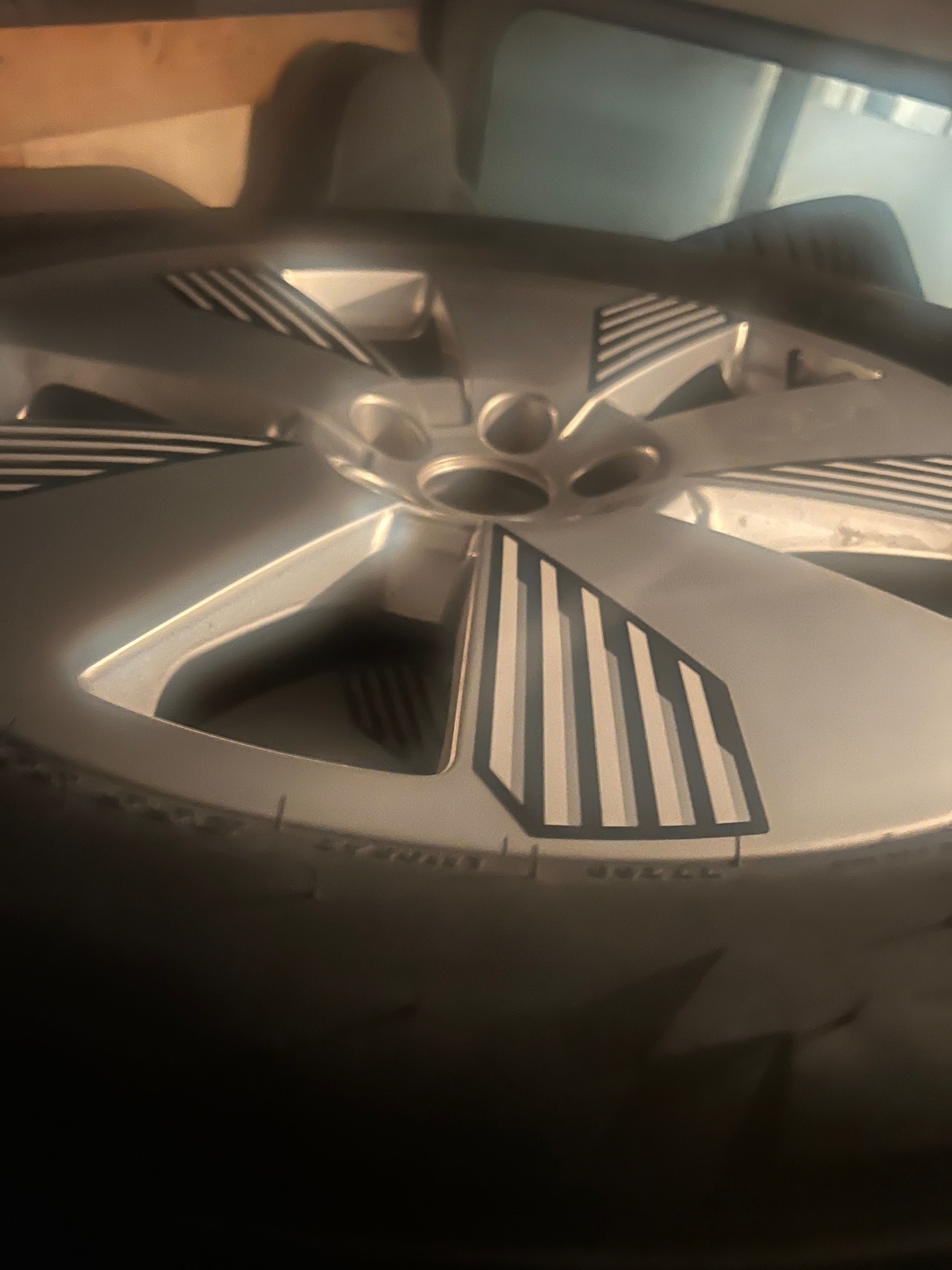 Лети джанти със зимни гуми 19”5x112 Ауди” E-TRON Топ цена 550 лв