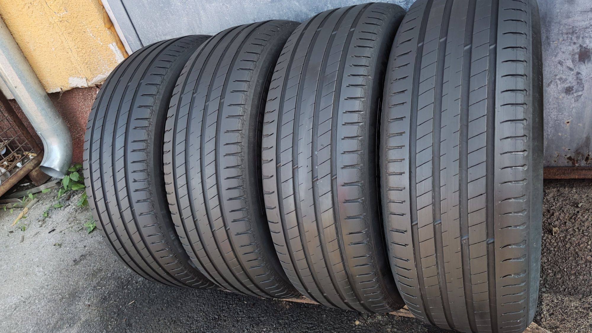 4бр. летни гуми 235/60/18 Michelin Latitude Sport 3
dot21
6.8mm
Добро