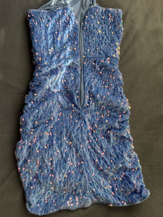 Синя рокля с пайети