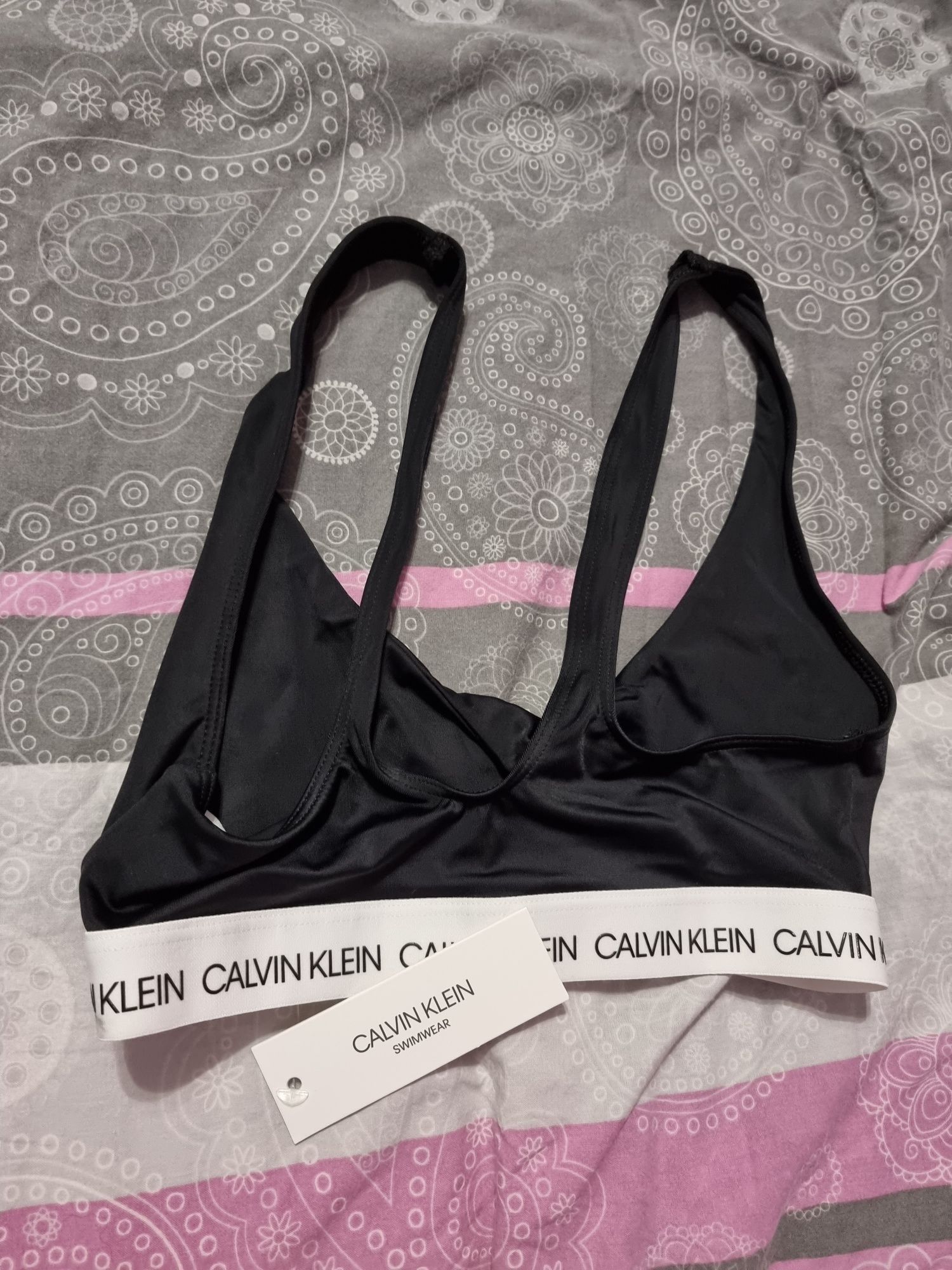 Сутиен и спортно горнище на calvin klein