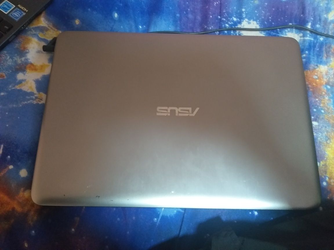 Laptop slim Asus e403s