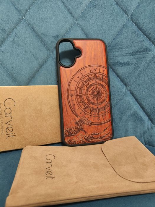 Husa premium din lemn iPhone 16 Plus