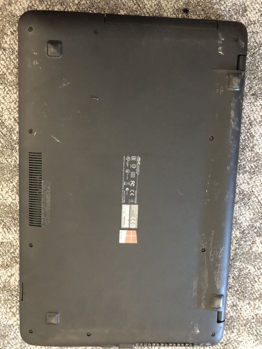 Vând laptop Asus F751L