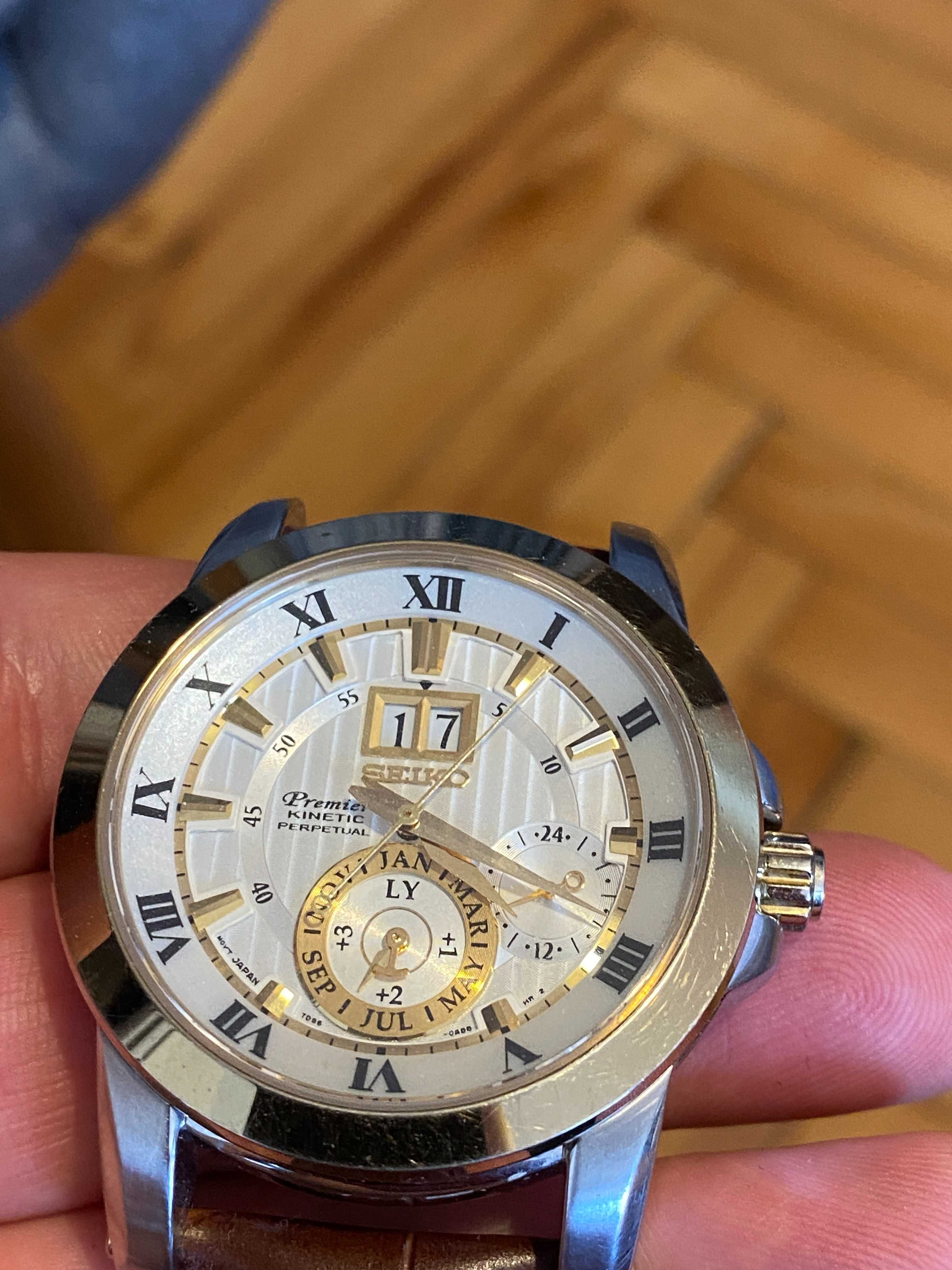 Продавам SEIKO Premier Kinetic Perpetual Calendar
