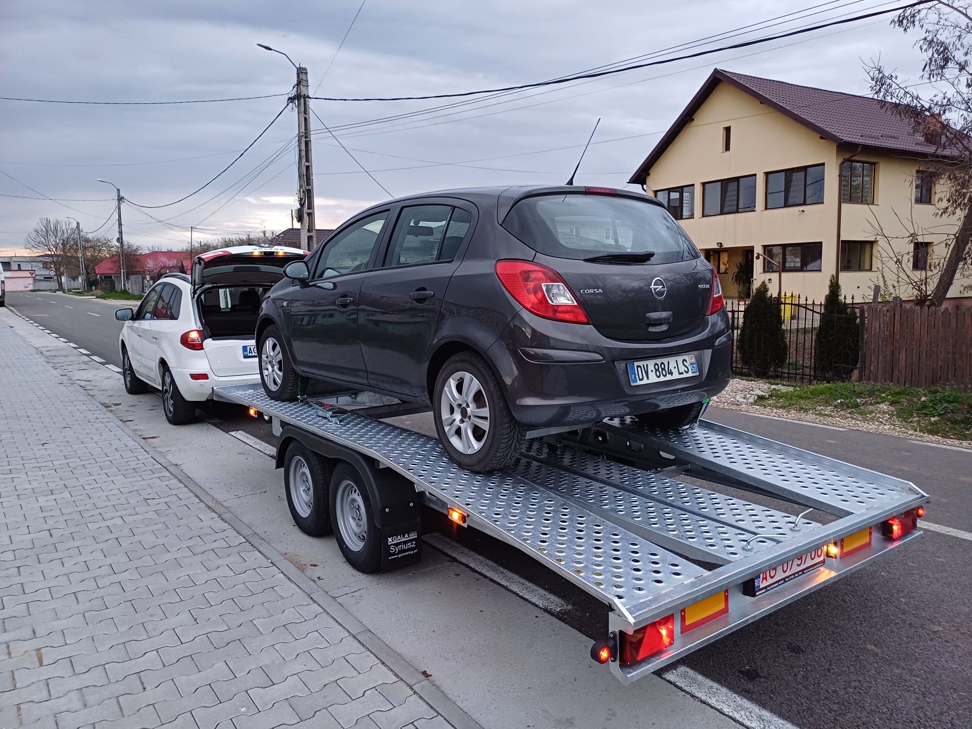 Tractari auto platforma auto Pitești NON STOP