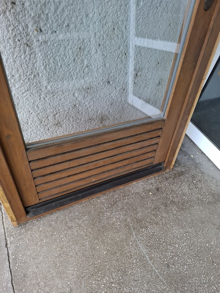 Usa exterior sticlă termopan profil lemn Austria