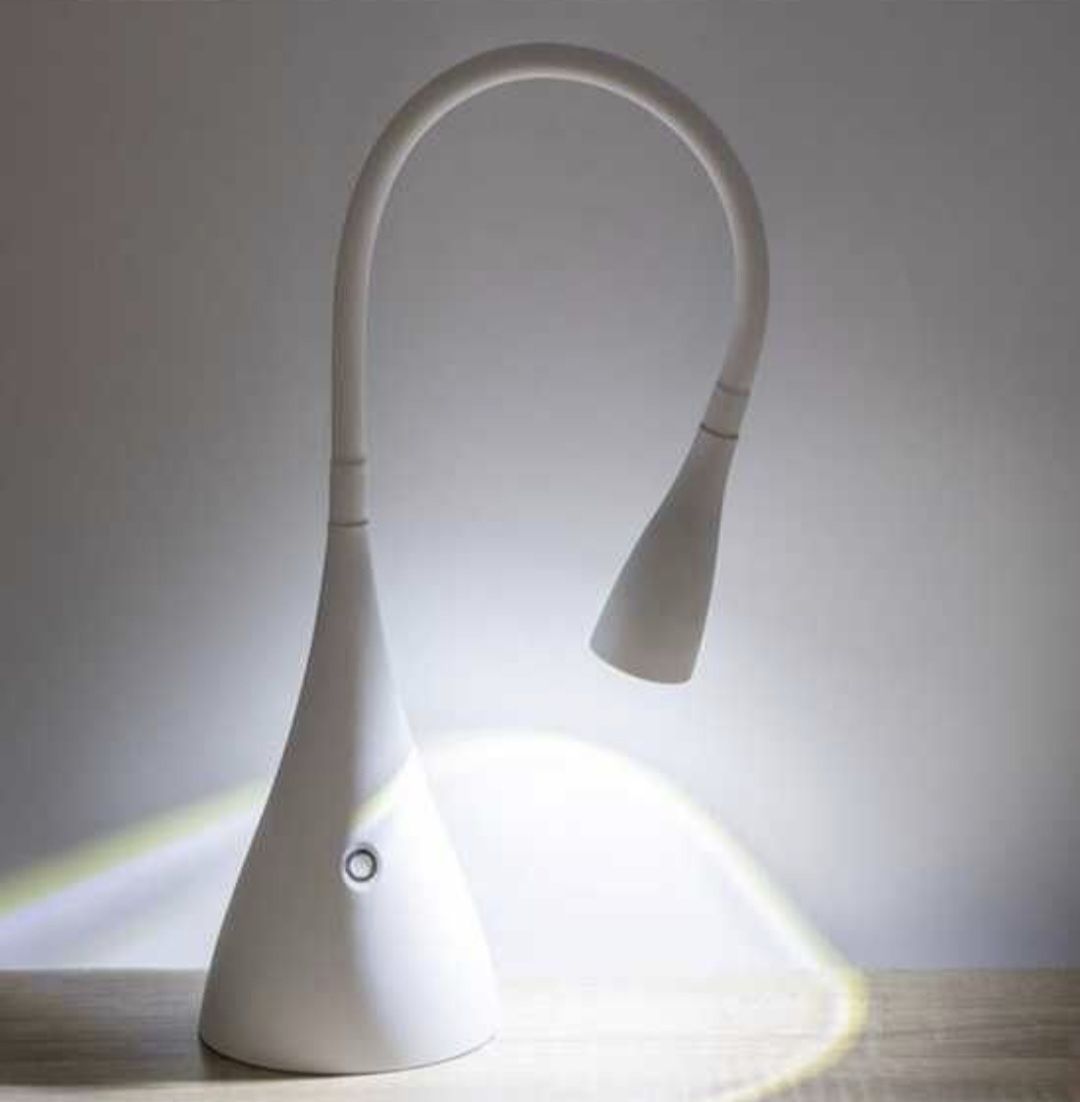 Бяла нощна лампа С LED ,USB функция
