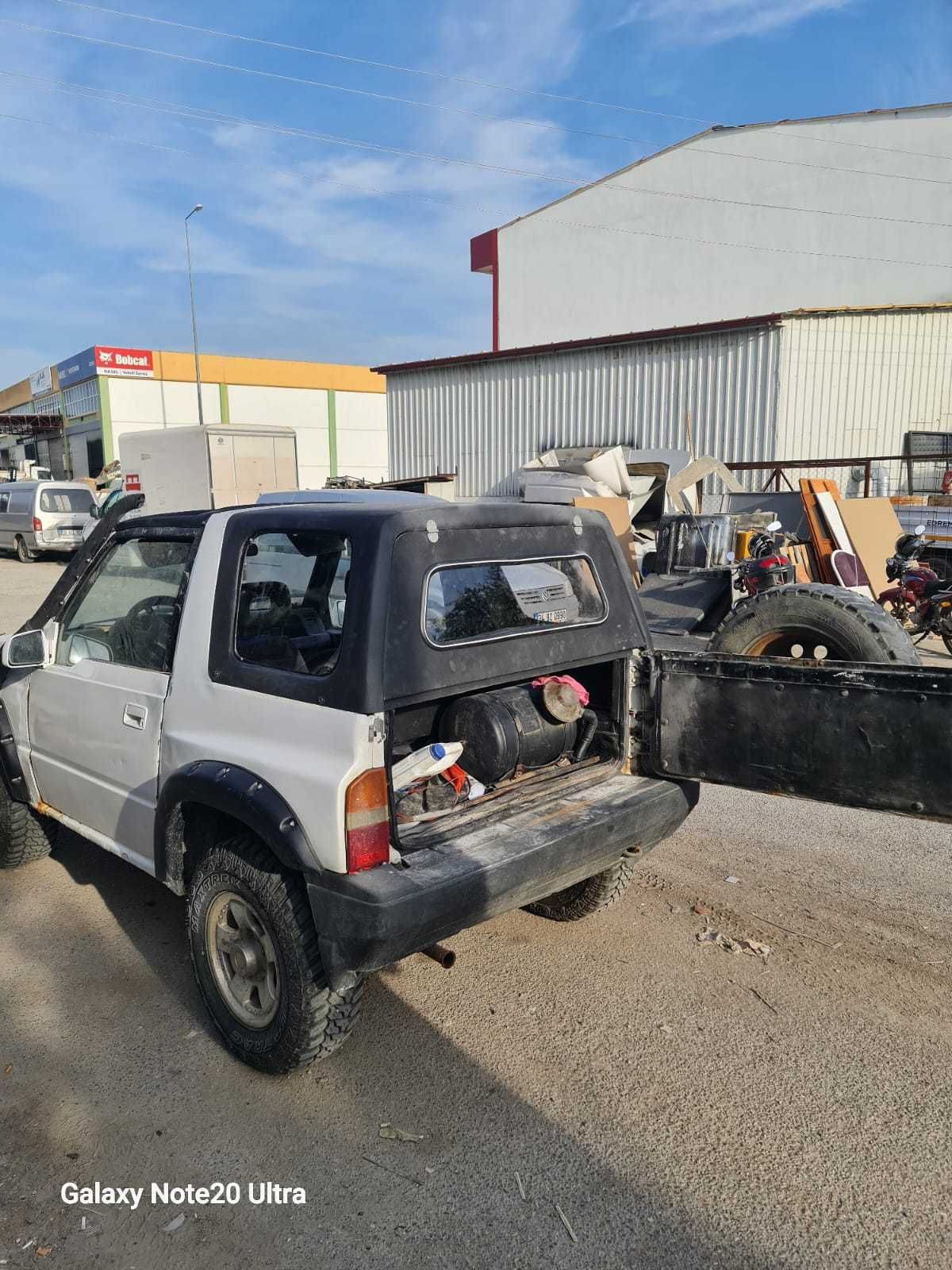 Нови ! Hardtop / Твърд таван за Suzuki Vitara с отваряем багажник.