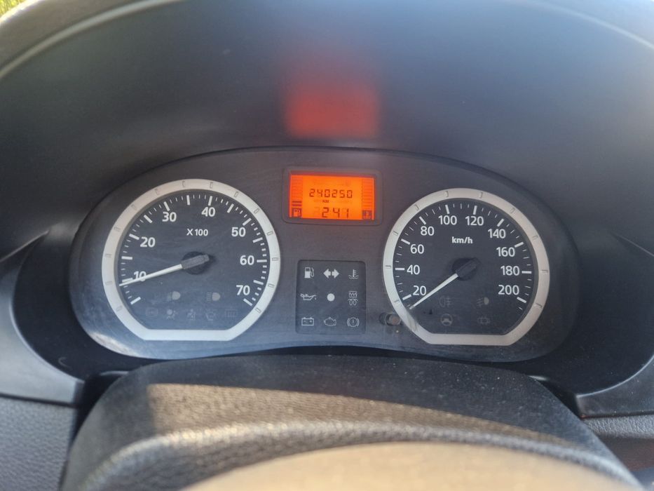Vand dacia logan 1.5 dci 65 cp 2006
Aer conditionat functional 
4 geam