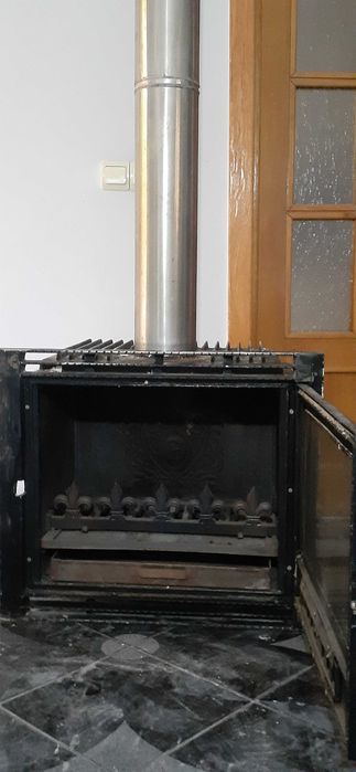 Camin pe lemne ,practic nefolosit,livrare...