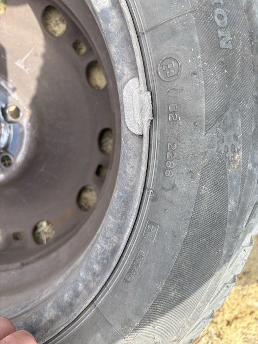 Зимни гуми 185/60/R15 firestone с джанти и тасове