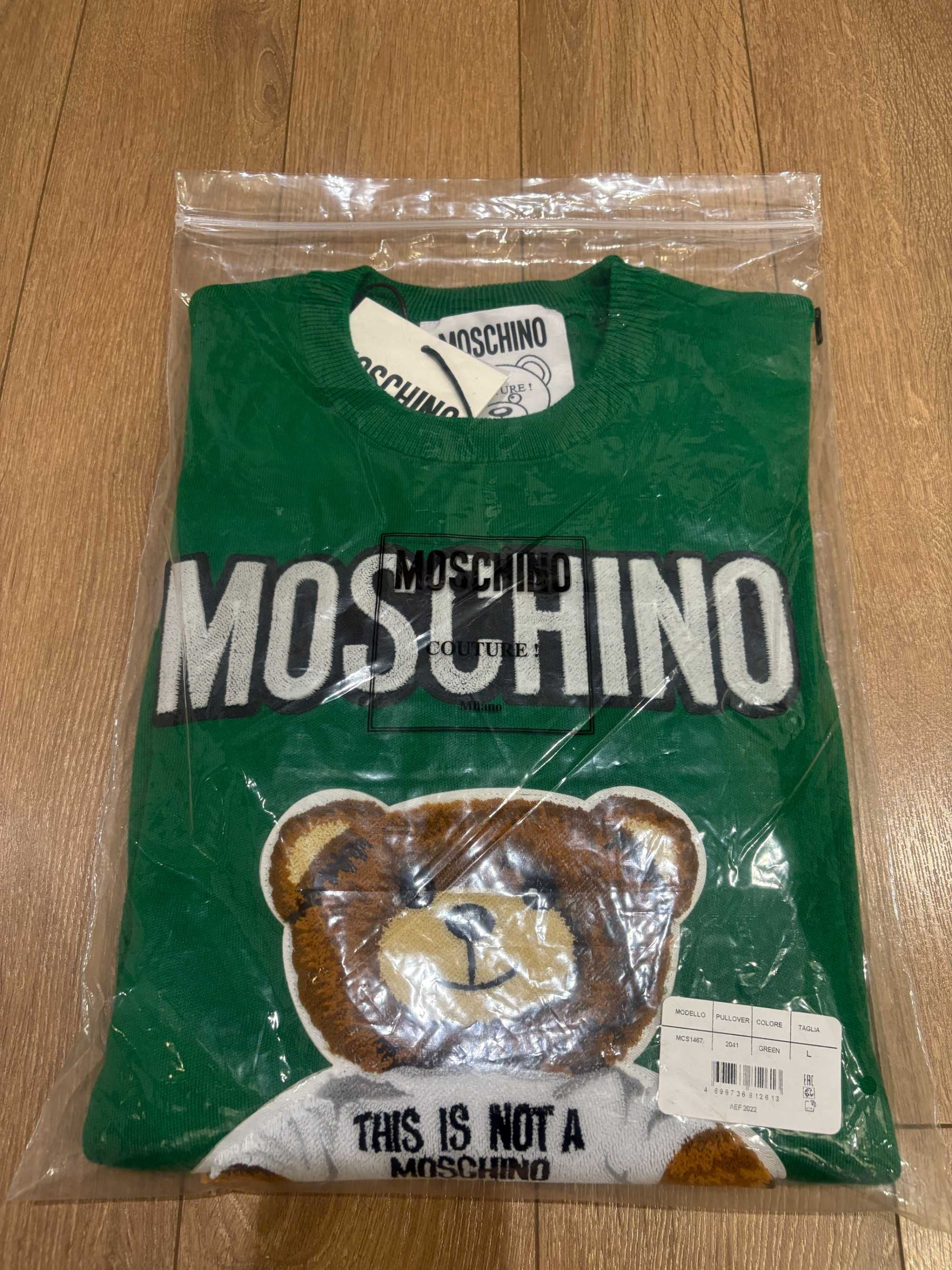 Оригинален пуловер MOSCHINO COUTURE, черен, зелен, син и бял, M и L
