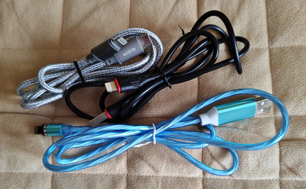 Cabluri Lightning iPhone. Stare foarte bună