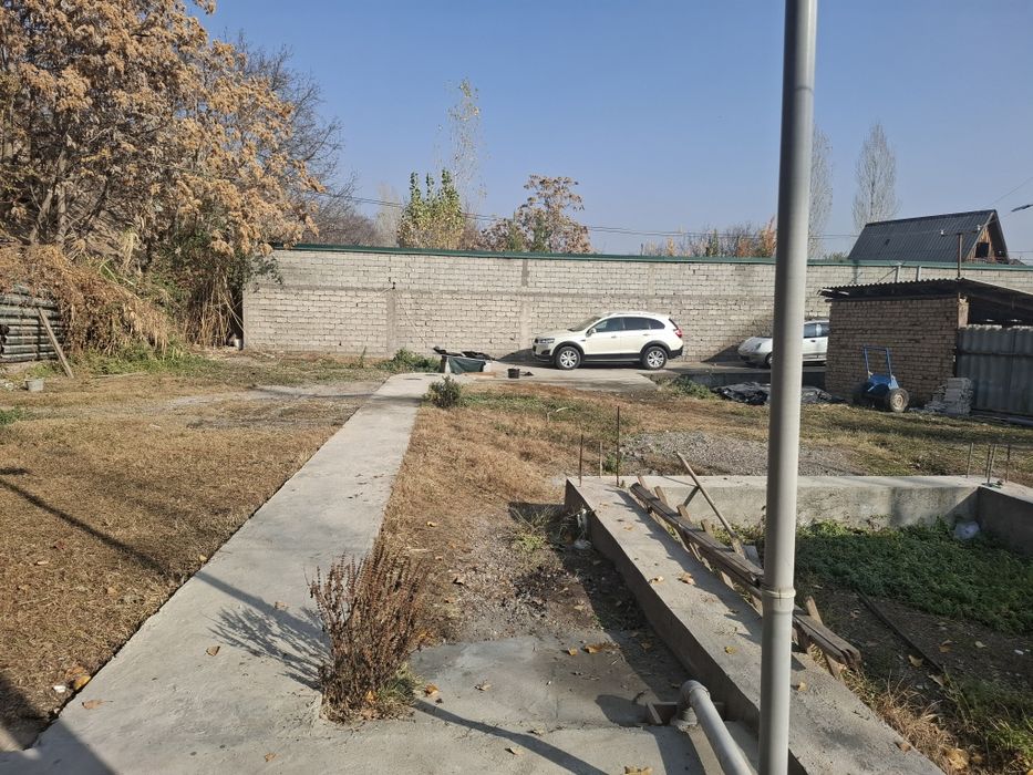 Дала ховлимни сотаман 7 сотих. Срочна Чирчик шахар.