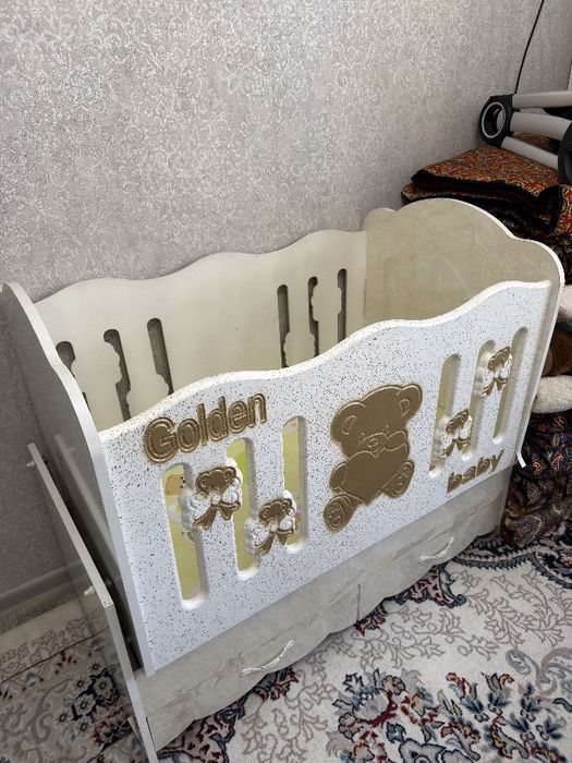 Детская кроватка