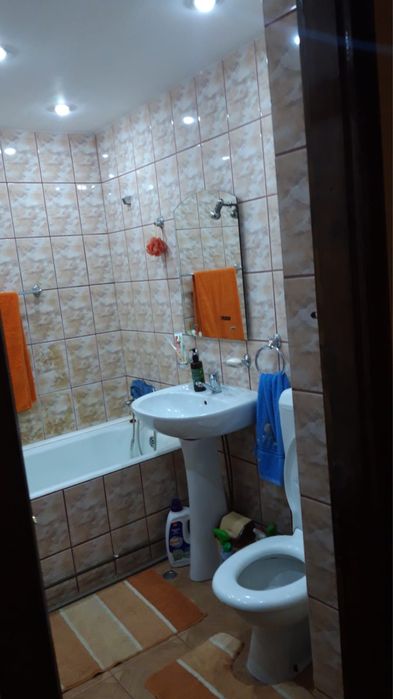 Apartament 2 camere decomandat de închiriat – Str. Măcinului, Reșița