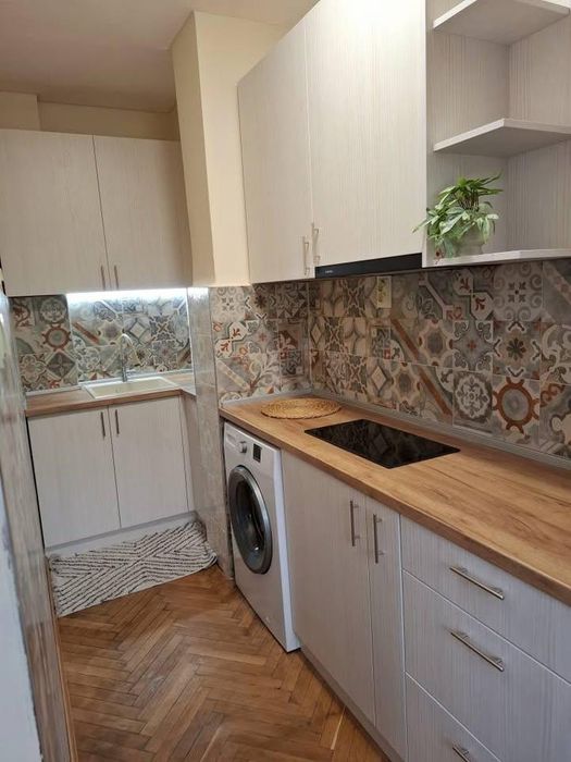 Дава се под наем Двустаен апартамент в Варна, ЖП Гара - 60 кв.м за 500 € - Снимка #2