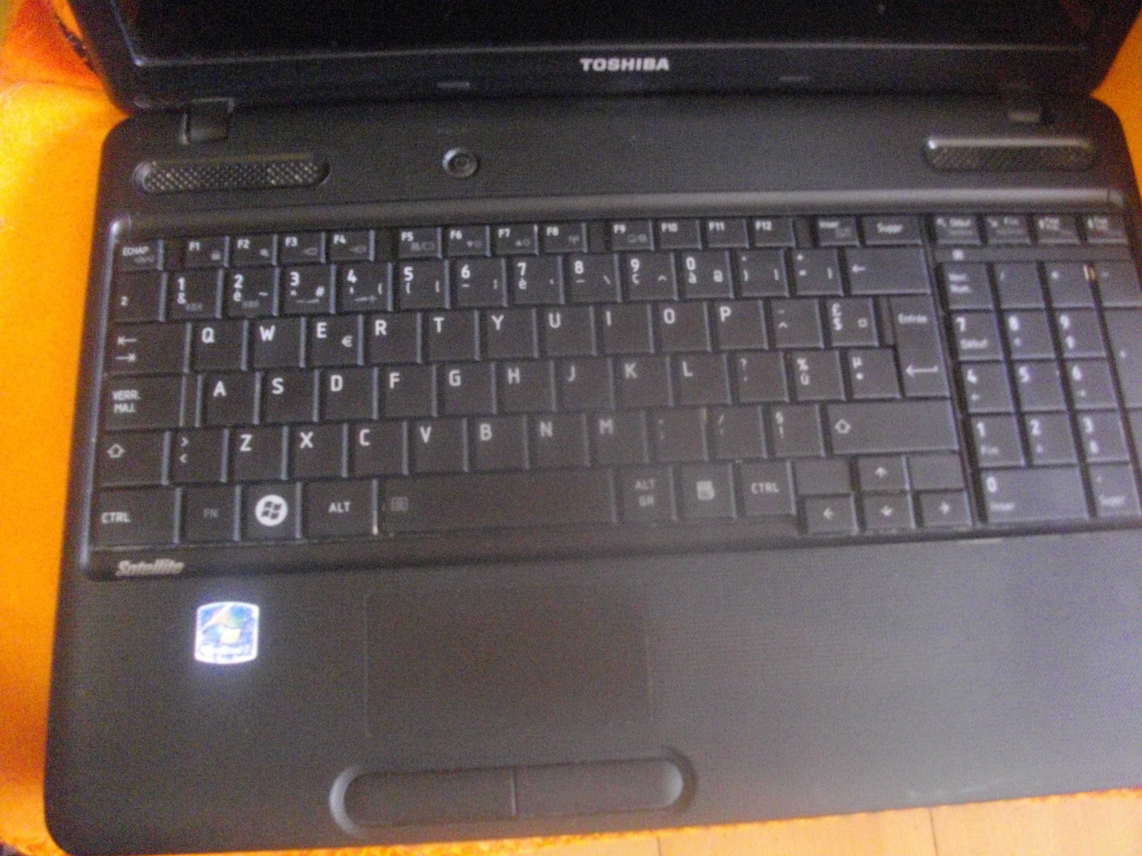 Лаптоп TOSHIBA Satellite C660D-15P-ЗА ЧАСТИ/ЗА РЕМОНТ-Не Светва-15,6"