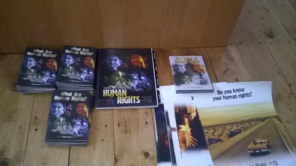 Human rights -materiale colectie-cd-postere