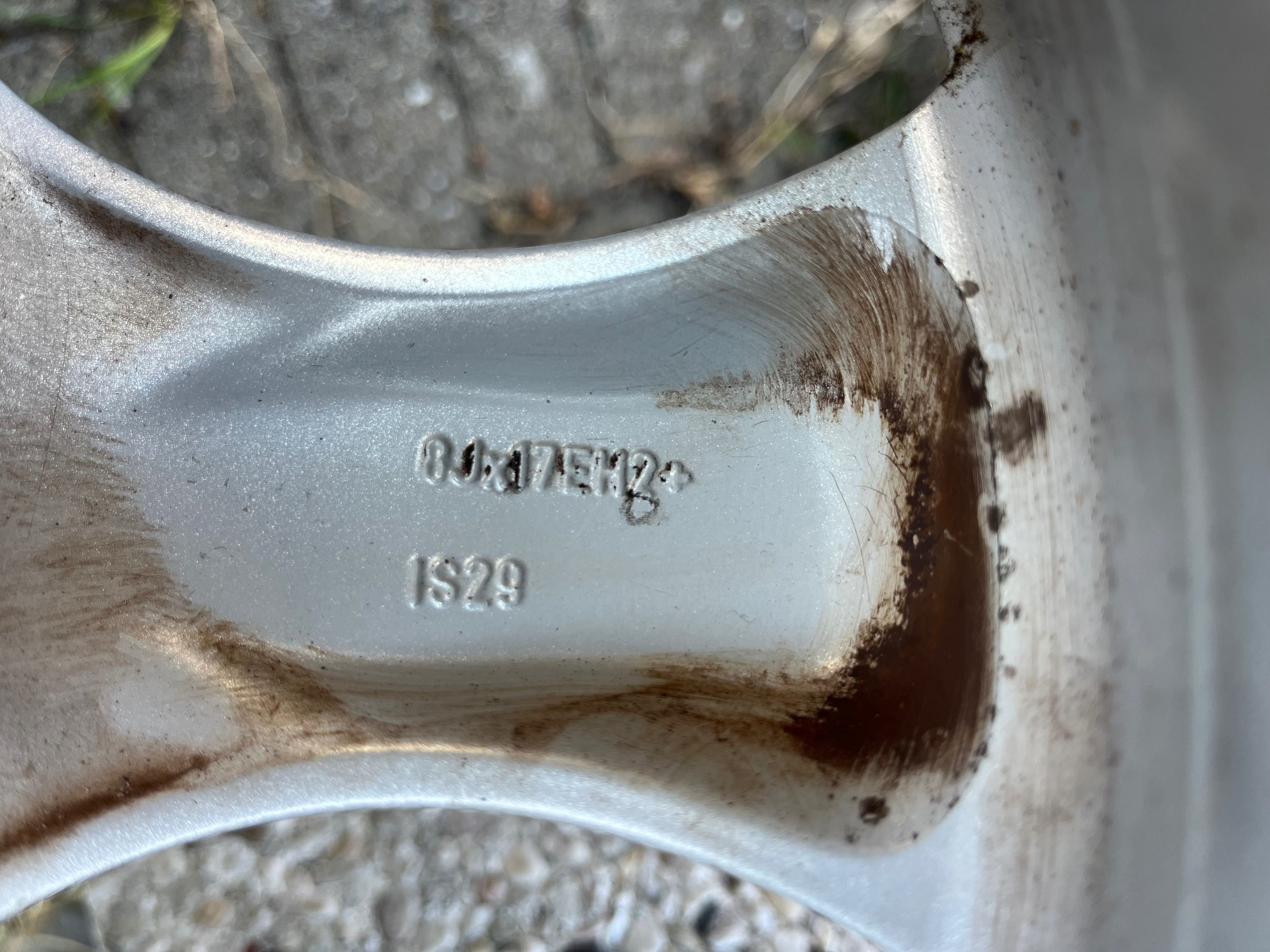 Джанти 5x120 със зимни гуми    BMW 225/50/17